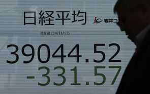 Retaliação da China às tarifas mergulha Ásia no vermelho. Hang Seng tomba 12%