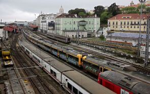 transportes comboios ferrovia