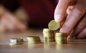 dinheiro euros notas moedas