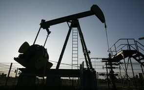 Fecho do Estreito de Ormuz ameaça atirar crude acima dos 100 dólares
