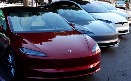 Tesla chama à oficina quase 700 mil automóveis nos EUA