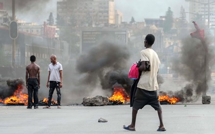 Proclamação de vitória de Chapo levou caos às ruas de Moçambique