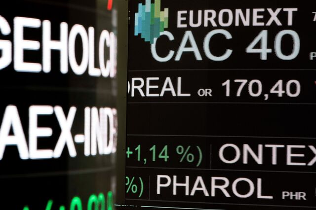 Bancos e petrolíferas penalizam Europa. Bolsa de Paris escapa