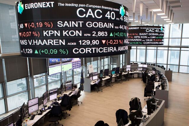Europa mista com investidores de 'pé atrás' com acordo comercial e resultados empresariais