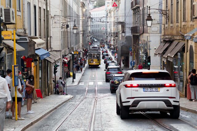 Ano arranca com consumidores da Zona Euro ligeiramente mais otimistas