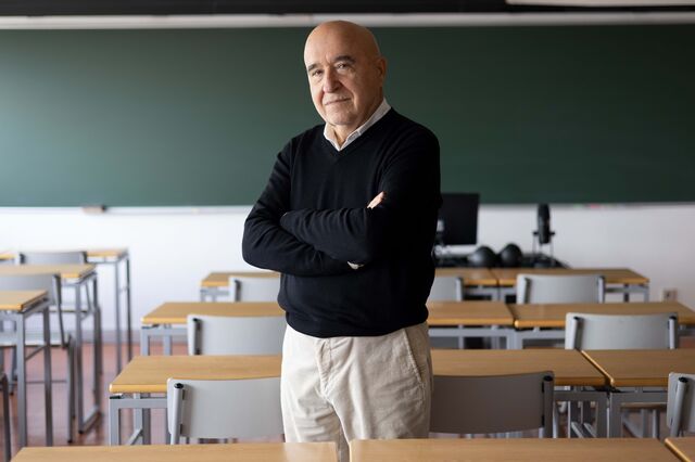“Estamos a fazer das tripas coração para reequilibrar a dívida externa”, refere José Reis