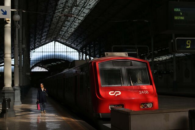 Greve dos maquinistas cancela 36,6% dos comboios até ao meio-dia
