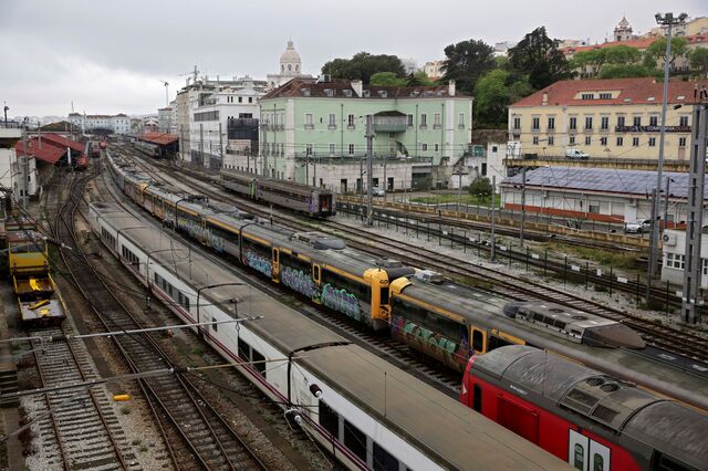 CP estuda procura futura de comboios regionais, internacionais e noturnos Galiza-Algarve
