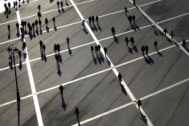 Consumo diminui 0,8% no primeiro trimestre e afunda PIB