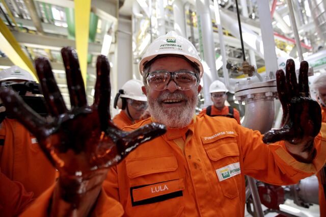 Petróleo brasileiro num frasco de ketchup
