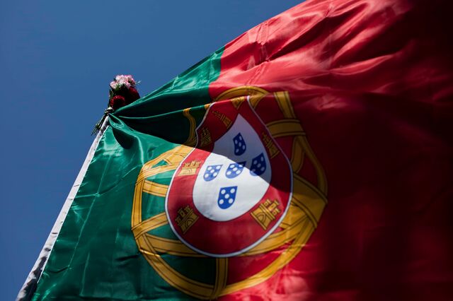 Dívida pública volta a subir em janeiro para 274,3 mil milhões