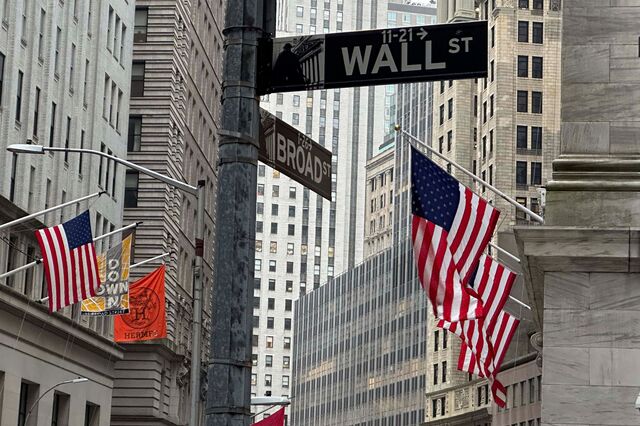 Wall Street fecha com ganhos moderados apesar de tarifas 