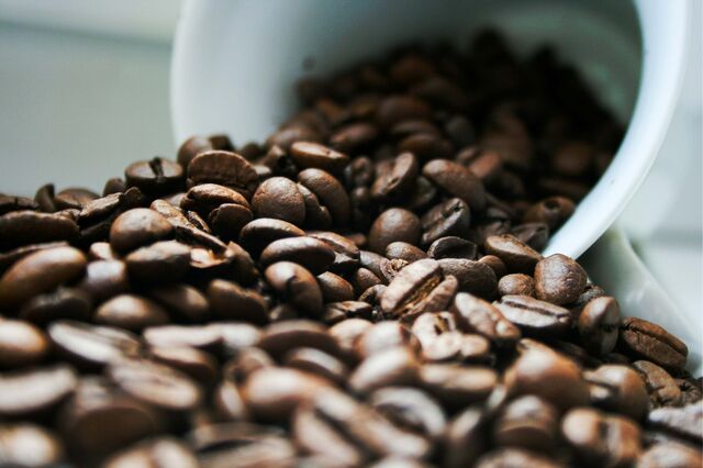 Preços mundiais do café voltam a atingir máximos históricos em fevereiro
