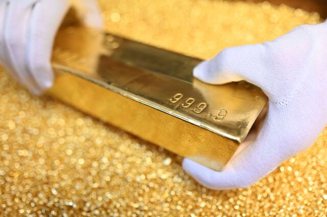 Ouro avança 3% para novo recorde. Metal sobe 100 dólares num dia
