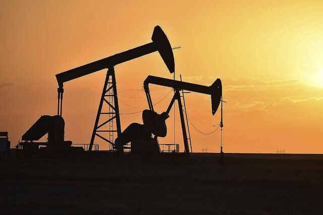 Membros da OPEP+ anunciam aumentos na produção de petróleo
