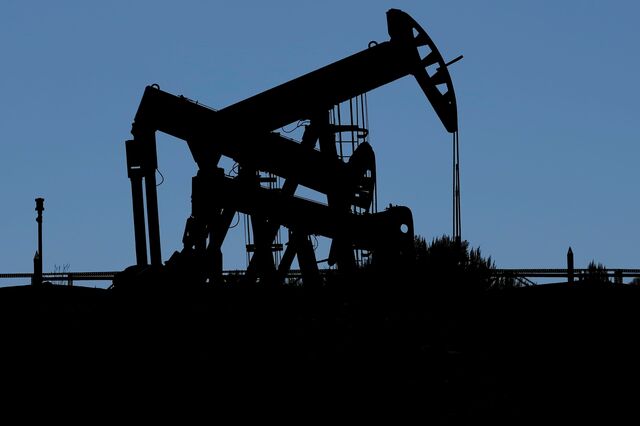 OPEP+ volta a aumentar produção de petróleo para recuperar quota de mercado