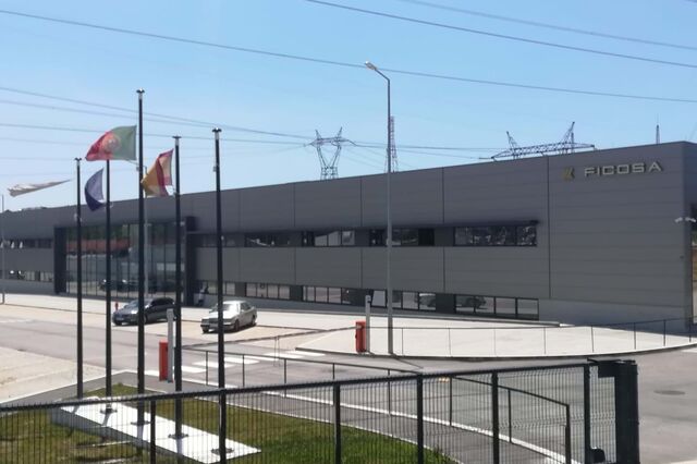 Espanhola Ficosa põe 900 trabalhadores em “lay-off” em fábrica na Maia