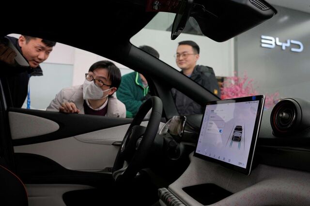 'Eles querem eletrificar tudo'. Carros elétricos vão ser os mais vendidos na China em 2025