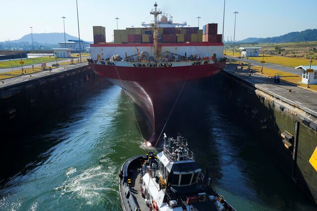 Estatal chinesa Cosco exige poder de veto na compra de portos no Panamá - Bloomberg