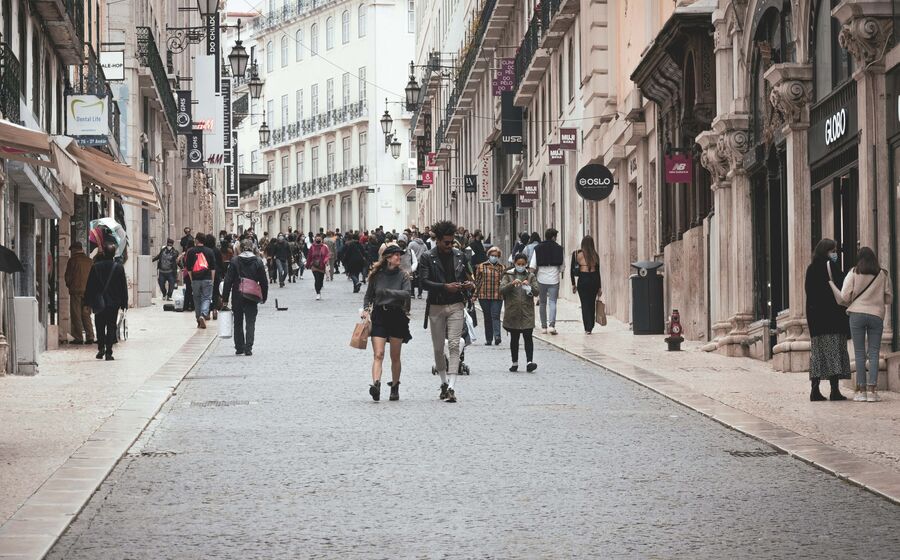 pessoas multidão rua