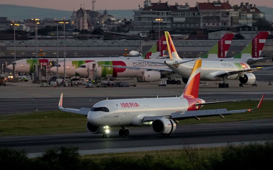Dona da Iberia e British Airways é uma das interessadas na aquisição.