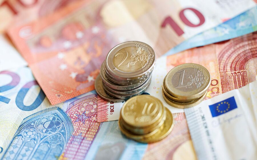 dinheiro euros notas moedas