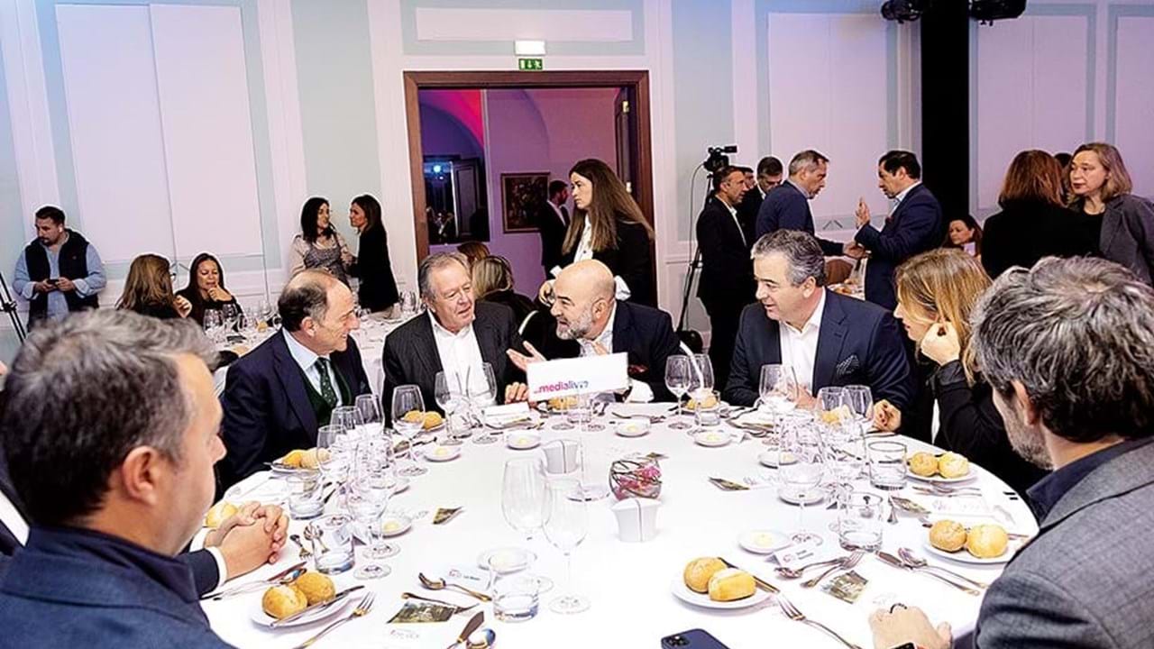 Luís Santana, CEO da Medialivre (ao centro),Paulo Portas (à esquerda) e António Casanova, Unilever.