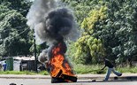 Forças de segurança moçambicanas dispersam manifestantes que gritavam 'Mondlane' 