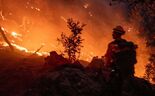 Imagens aéreas mostram terceira noite de chamas em Los Angeles