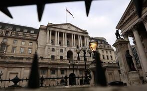 BoE mantém taxas de juro inalteradas nos 4,25%. Decisão não foi consensual
