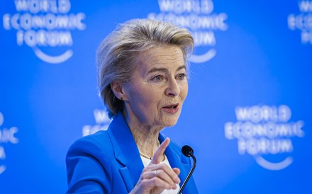 Von der Leyen adverte que 'não interessa a ninguém' perturbar economia global