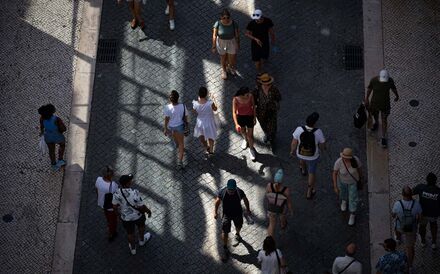 Apesar do forte abradamento nos rendimentos, o ritmo de consumo manteve-se.
