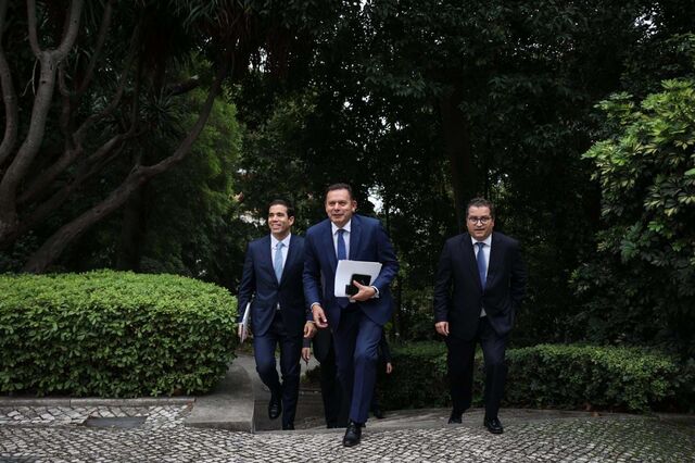 Governo recupera ajudas de custo para governantes e membros dos gabinetes