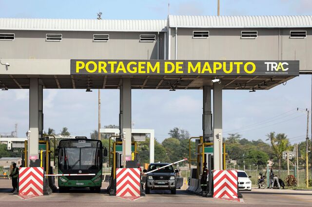 Principal entrada em Maputo cortada por manifestantes