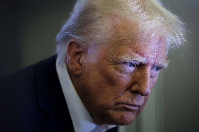 Trump promete 'expandir drasticamente' produção de minerais e terras raras