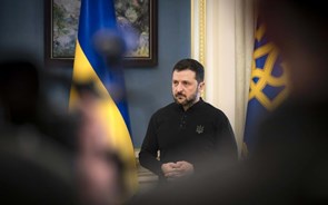 Zelensky admite demitir-se se tal garantir a paz e a adesão à NATO