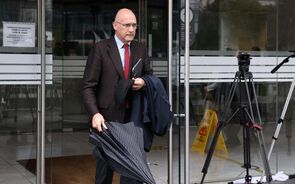 É visível que muita gente gostaria que Passos Coelho fosse invisível.