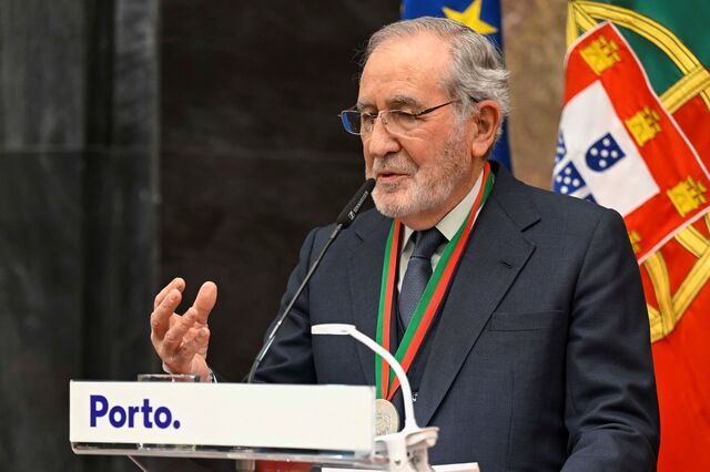 Marcelo vai condecorar Eanes com grande-colar da Ordem Militar de Avis 