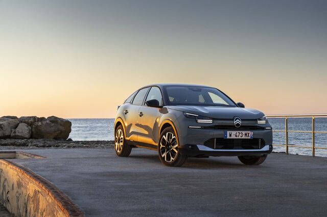 Citroën C4 e C4X. Renovação em grande estilo