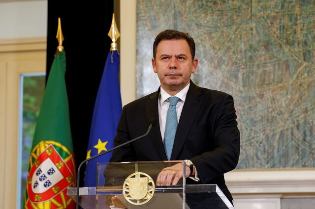 Montenegro tem de escolher entre Governo e empresa, dizem partidos