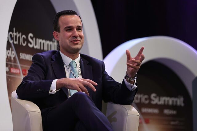 Regalado antecipa 'novidades positivas' em investimento estrangeiro na energia