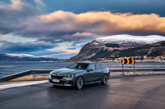 BMW i5 Touring. Não lhe falta energia!