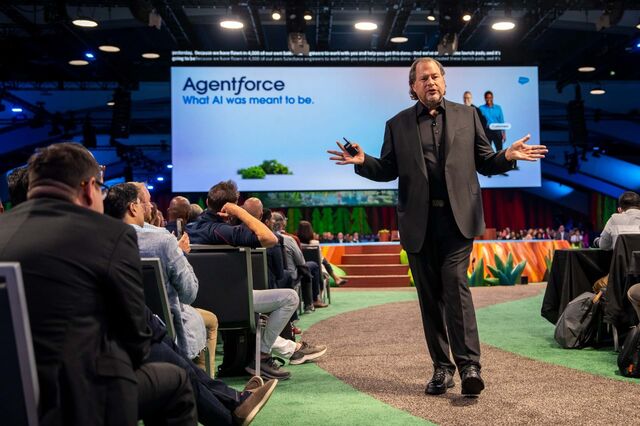 Lucro anual da Salesforce dispara mais de 50%, mas desilude no trimestre e guidance
