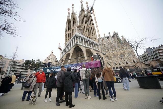Catalunha duplica taxa turística e reverte 25% para políticas de habitação