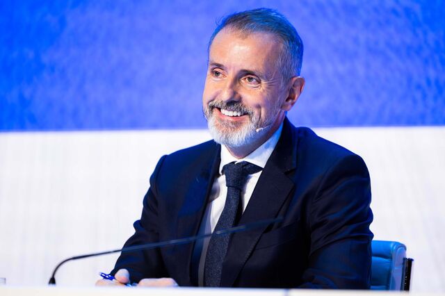 CEO da Telefónica admite 'revisão estratégica' dos negócios na segunda metade de 2025 