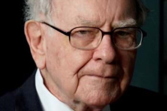 Berkshire Hathaway prossegue venda de ações com bolsas em recorde