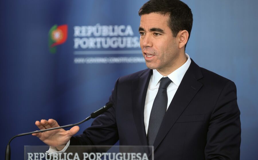 Leitão Amaro admite mudanças nas propostas de leis da nacionalidade e imigração. 