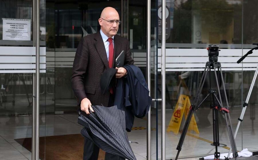 É visível que muita gente gostaria que Passos Coelho fosse invisível.