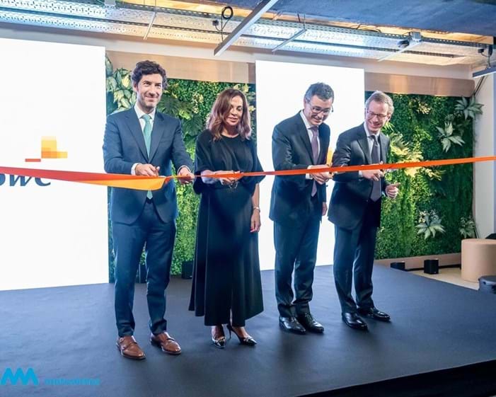 A PwC inaugurou a 3 de outubro as suas novas instalações em Matosinhos, numa cerimónia que contou com o secretário de Estado da Economia (à esquerda, na foto).