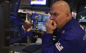 Guerra comercial pressiona Wall Street e arrasta S&P 500 para território de correção